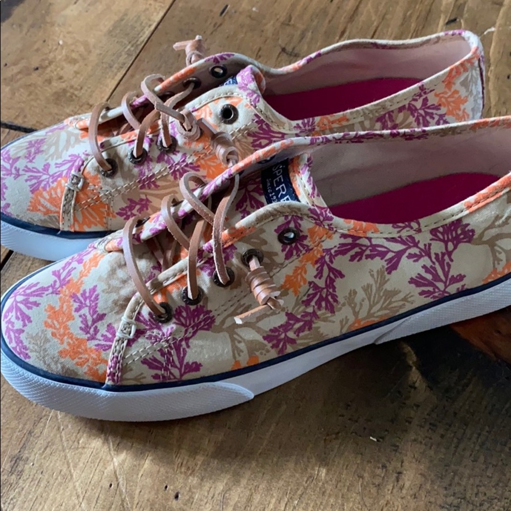 Sperry sneaker